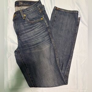 J. Crew invade straight Jeans